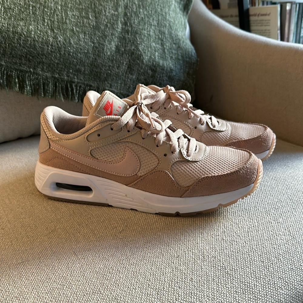 Women's Air Max SC Casual Sneakers in dusty rose